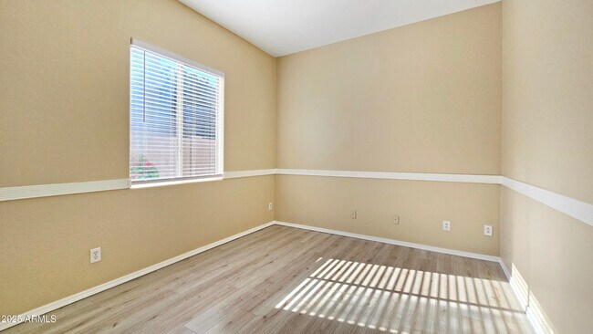 Building Photo - 13586 W Monte Vista Rd