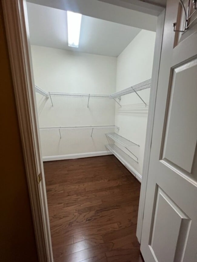 Building Photo - Two  Bedroom Two Bath