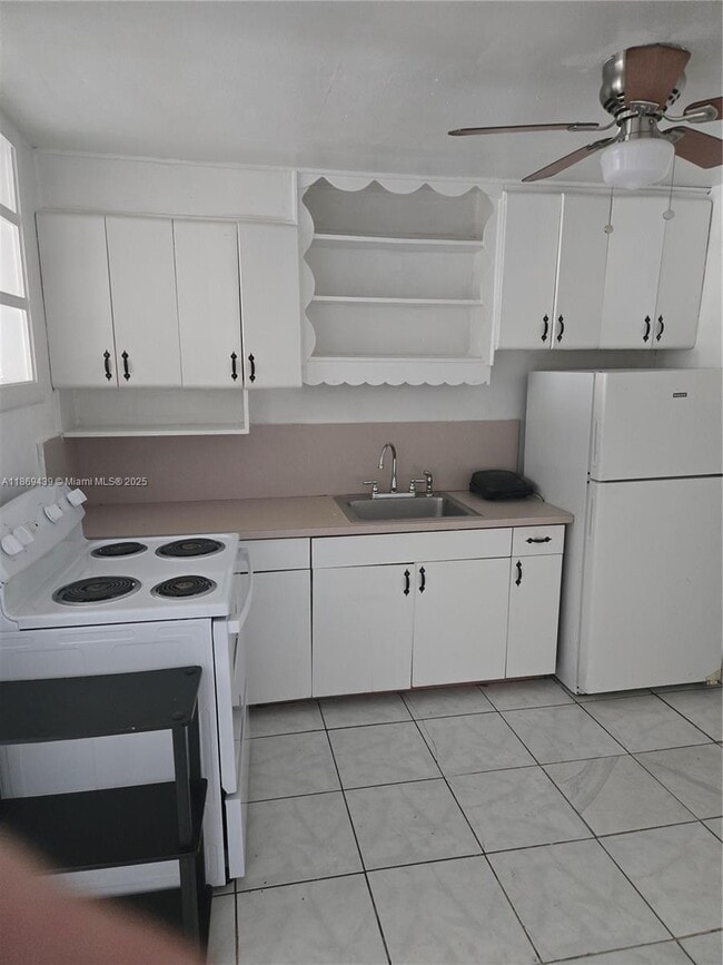 Primary Photo - 2215 Fillmore St