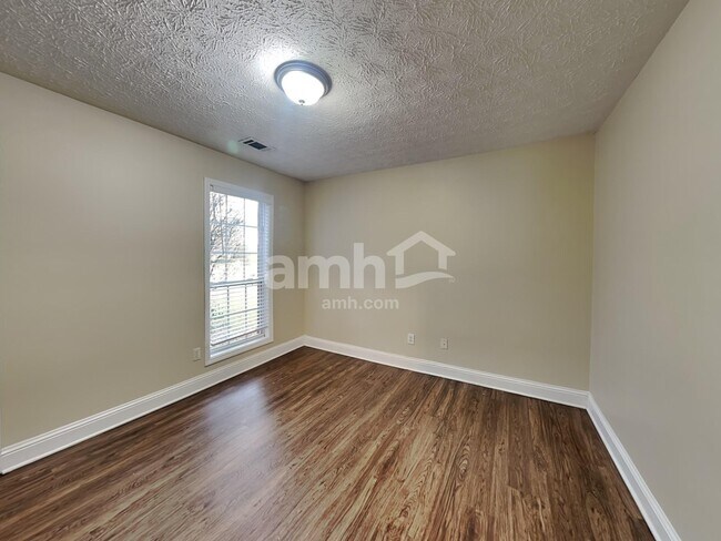 Building Photo - 2710 Meadow Gate Way