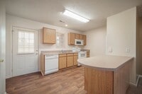 Building Photo - 3 minutes from University of Montevallo********** Villa Style Home*********Affordable Rent