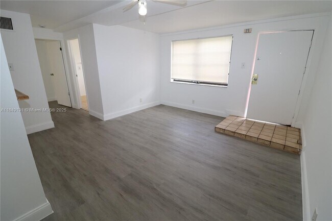 Building Photo - 1206 N 22nd Ave