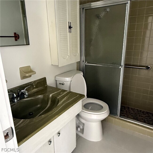 Building Photo - 26 Hamlin Ct