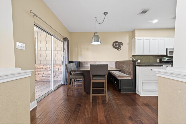 Building Photo - 65 Scarlet Woods Ct