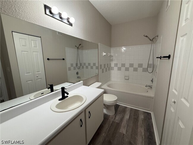 Building Photo - 11521 Villa Grand