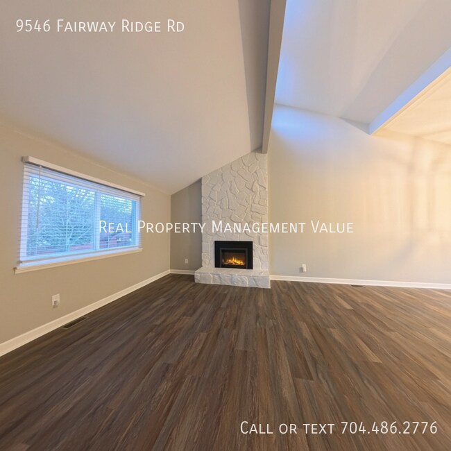 Building Photo - 9546 Fairway Ridge Rd