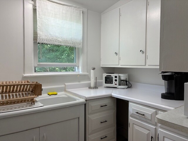 Kitchen - 816 Mill Plain Rd