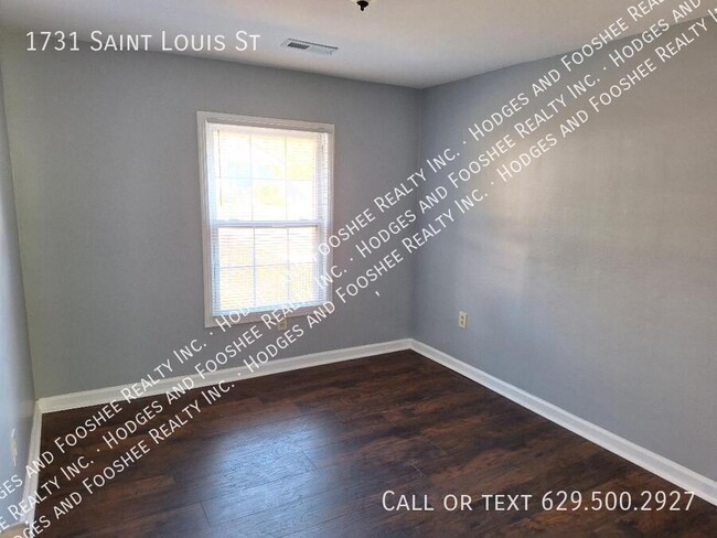 Building Photo - 1731 St Louis St