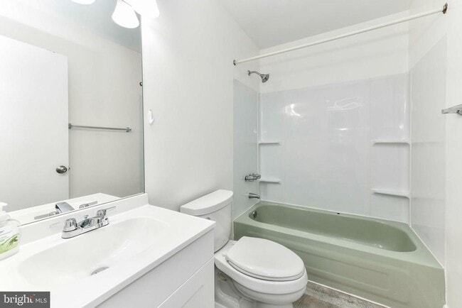 Building Photo - 12231 Westwood Hills Dr