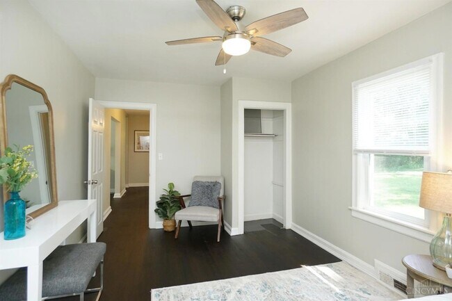 Building Photo - 1090 Birney Ln