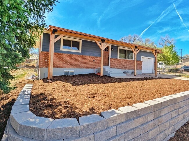Primary Photo - Charming 3 Bd 2 B Corner Lot Single Family Home