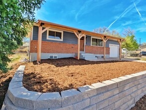 Building Photo - Charming 3 Bd 2 B Corner Lot Single Family Home
