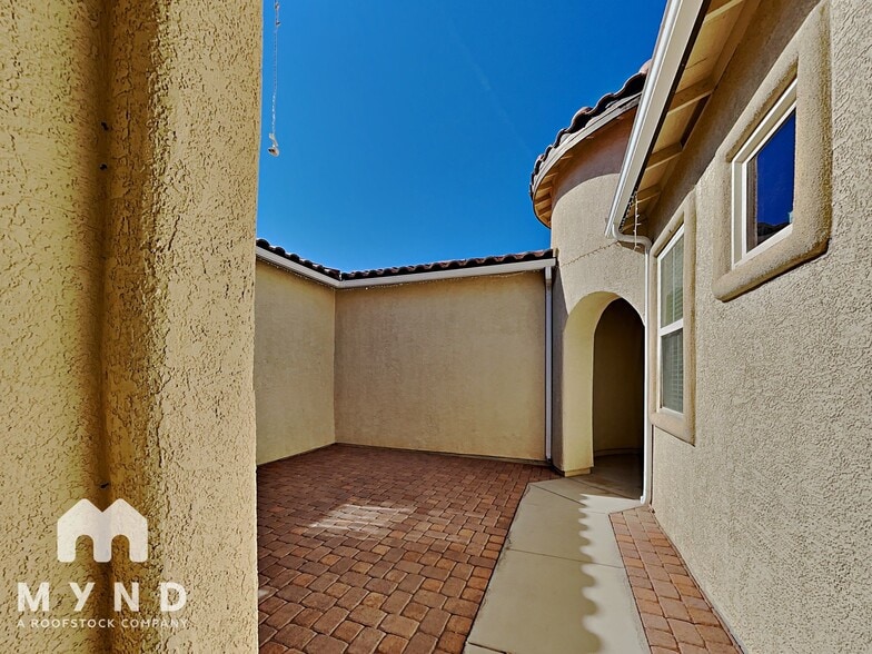 Building Photo - 6524 Greenlet Ave