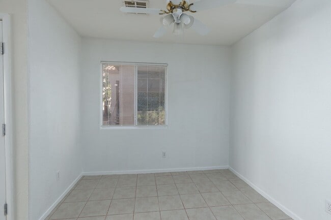 Building Photo - Refurbished upstairs two bedroom in well maintained East side gated complex