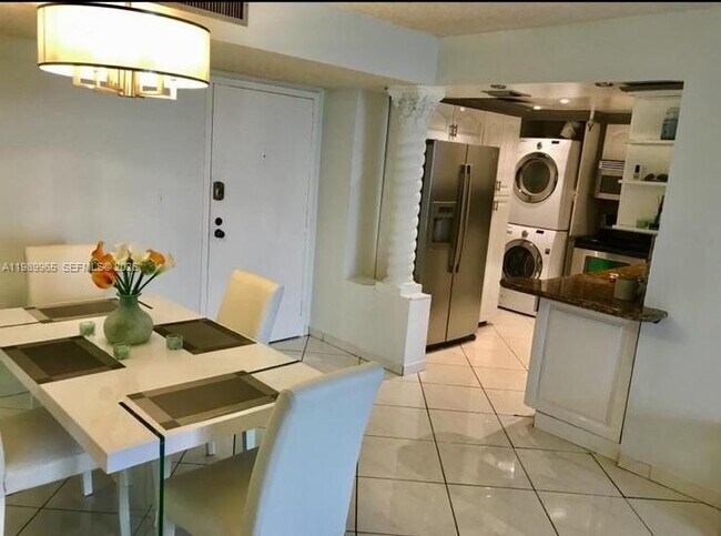 Building Photo - 290 174th St St