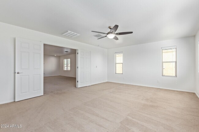 Building Photo - 1837 W Spur Dr