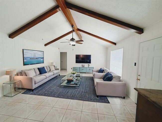 Building Photo - 9231 Friendship Rd