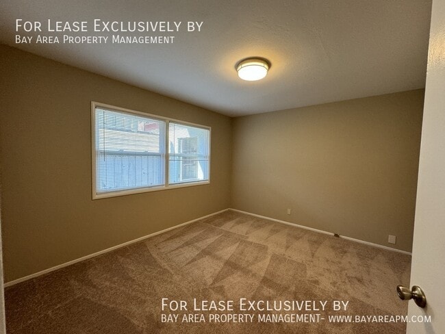 Building Photo - 330 Orchard Ave