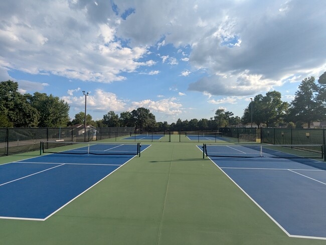 Pickleball - 24 Melinda Ln