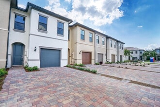 Building Photo - 8656 Escue St