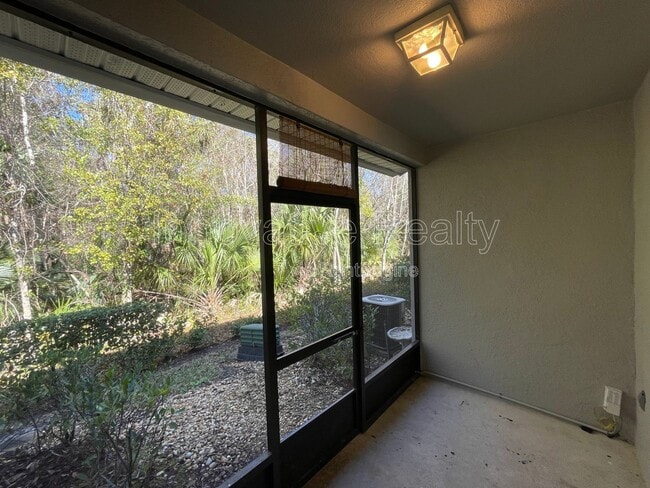 Building Photo - 720 Shropshire Loop