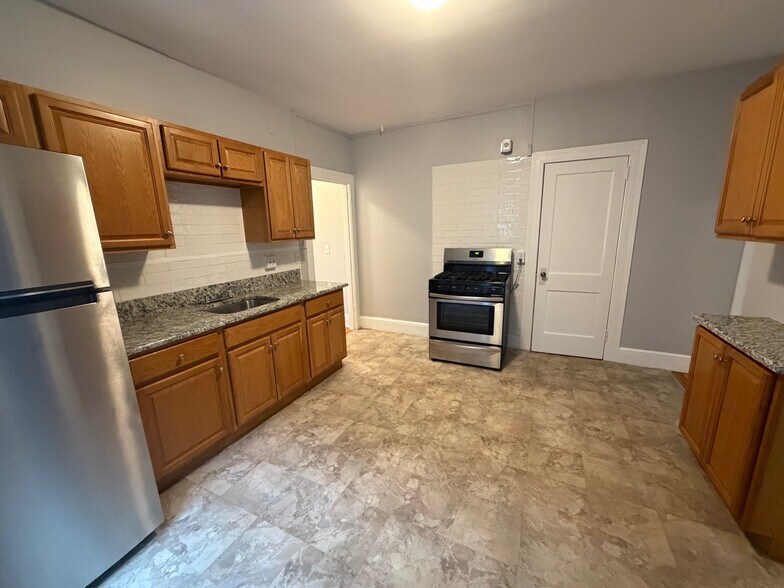 Building Photo - 274-280 Park Rd Ct