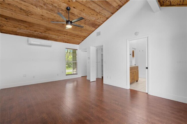 Building Photo - 7815 N River Shore Dr