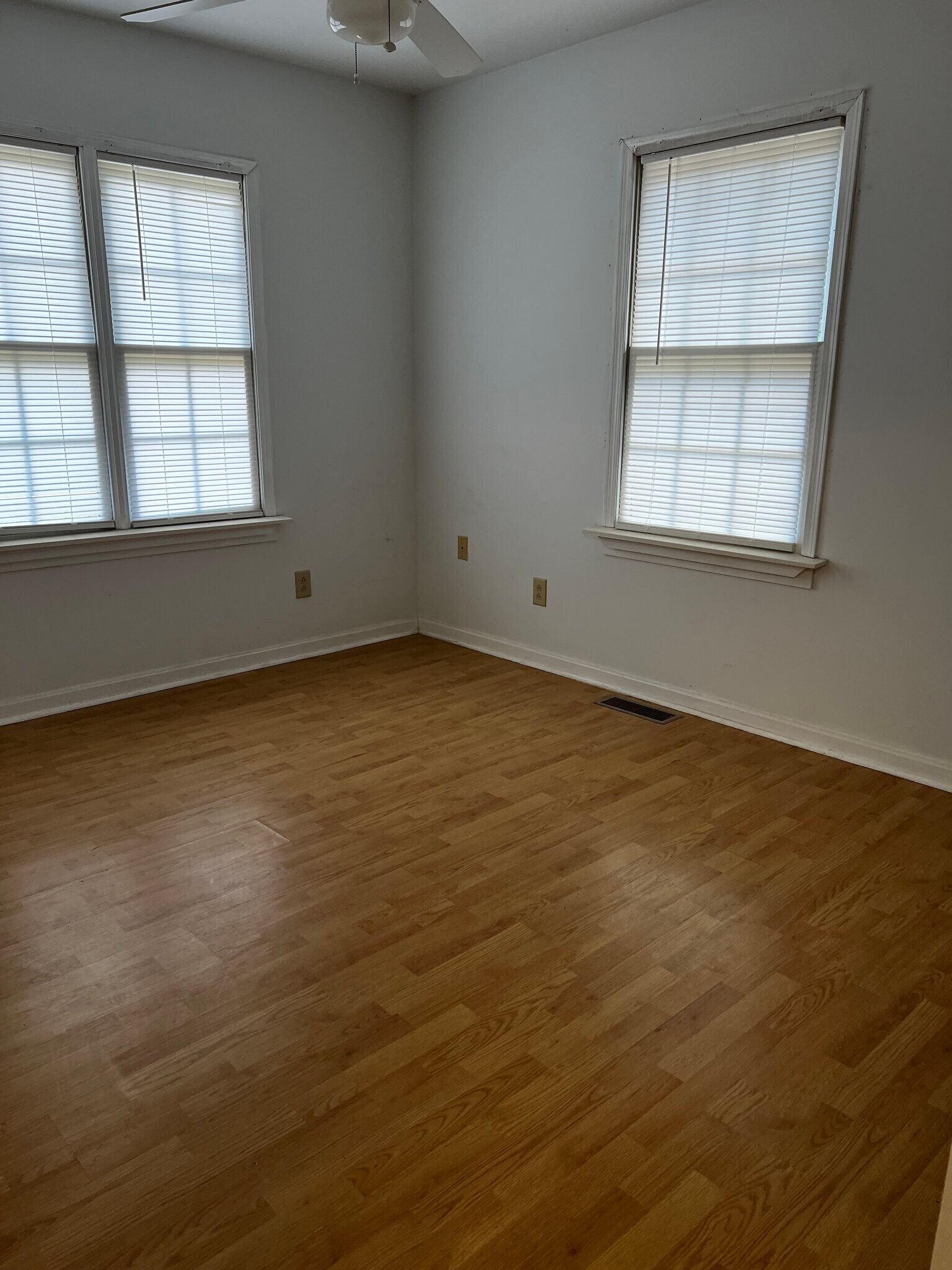 Building Photo - 12848 Farm Pond Ln