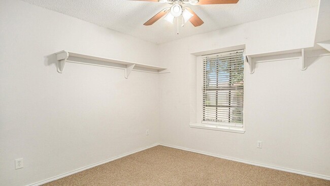 Building Photo - 6908 Bentley Ave