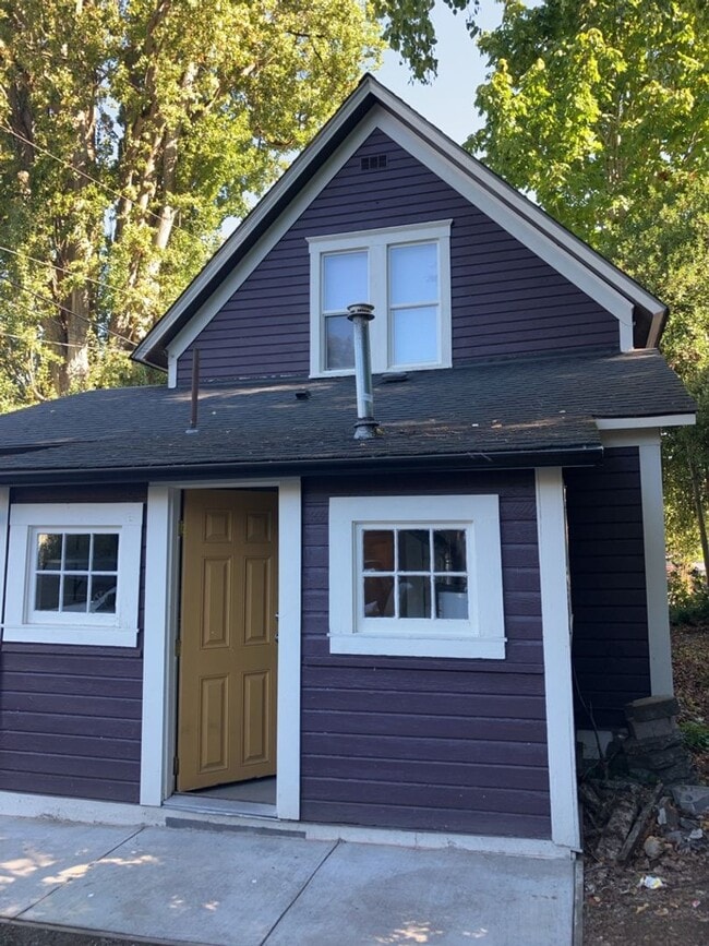 Building Photo - Pre-Lease Today, 5 Bedroom Home!