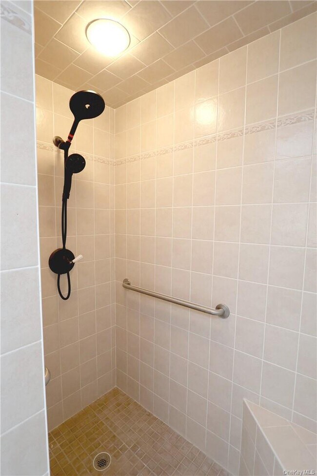 Building Photo - 63 Lawrence Hill Rd