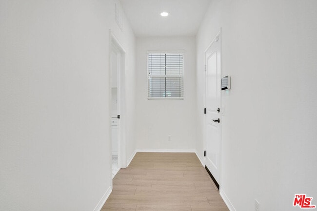 Building Photo - 3971 Somerston Way