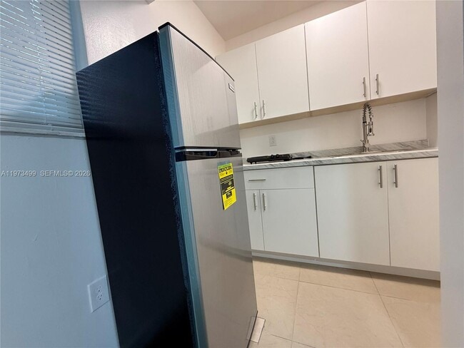 Building Photo - 1122 NW 32nd Ct