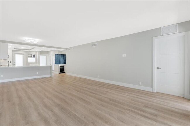 Building Photo - 750 N Ocean Blvd