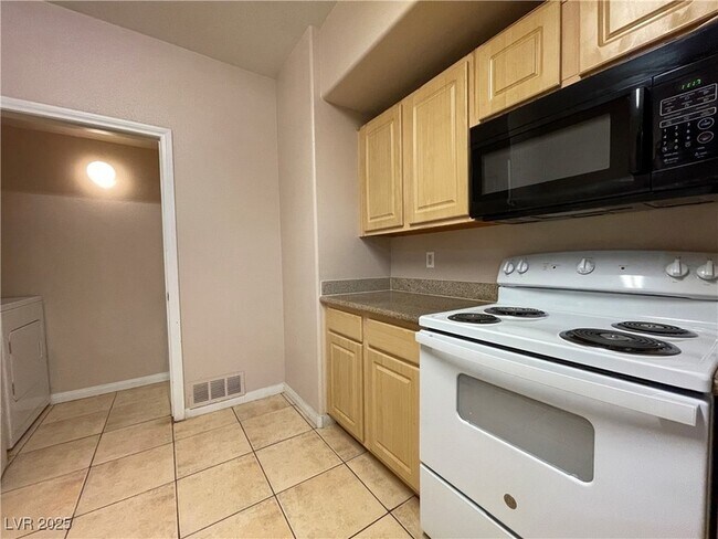 Building Photo - 8000 W Badura Ave