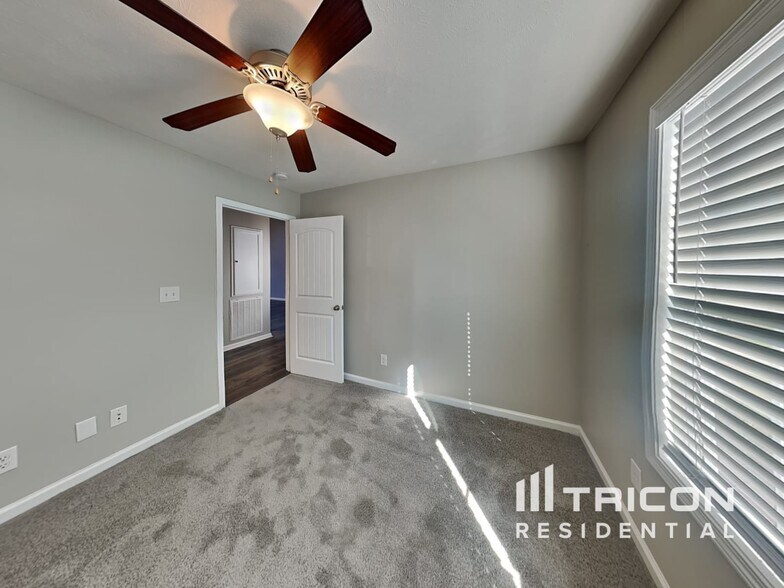 Building Photo - 1398 Scrub Oak Drive
