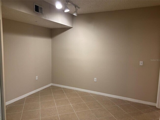 Building Photo - 5459 Bentgrass Dr