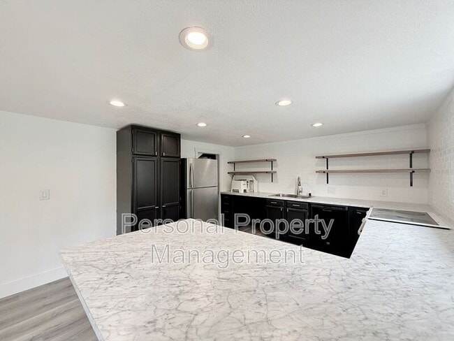 Building Photo - 1335 I St