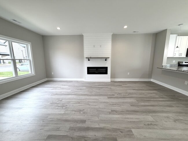 Building Photo - 1 Melissa Ln