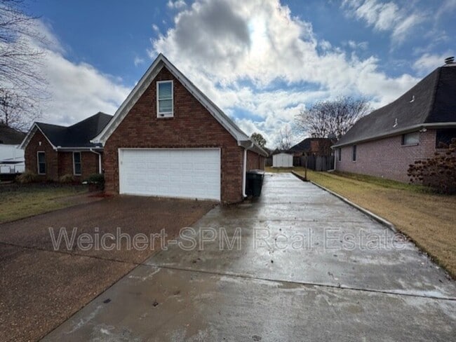 Building Photo - 6353 Thistle Point