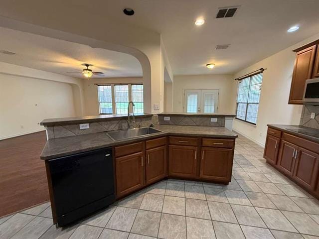 Building Photo - 305 Moonlight Dr