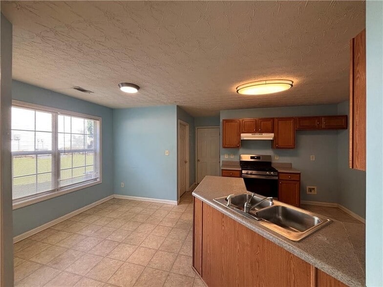 Building Photo - 3287 Baymount Way