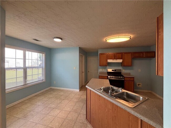 Building Photo - 3287 Baymount Way