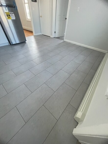 Building Photo - 33 Union Ln