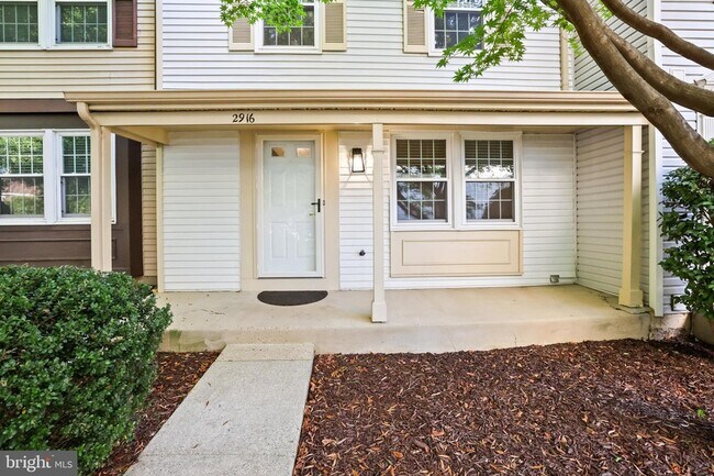 Building Photo - 2916 Bridgehampton Ct