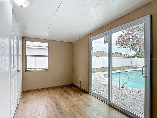 Building Photo - 115 Lindenwood Ln