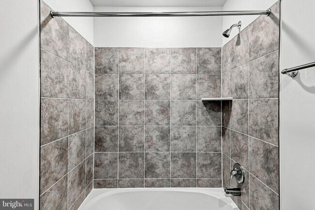 Building Photo - 417 Seeback Dr
