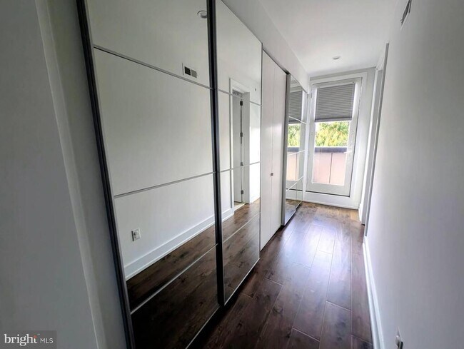 Building Photo - 1757 Waterloo St