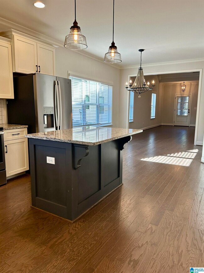 Building Photo - 2090 Springfield Dr