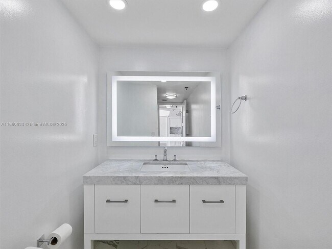Building Photo - 9341 Collins Ave
